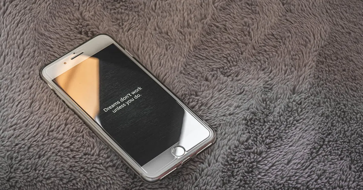 Proses download dan instalasi APK Luxury138 di smartphone Android